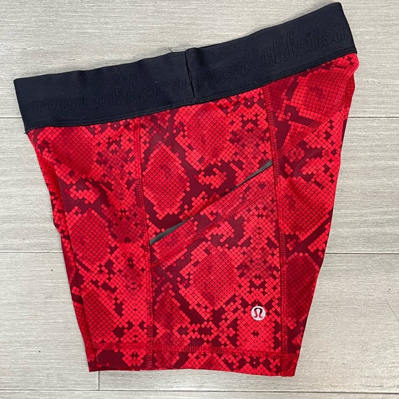 Lululemon What The Sport Short Mini Ziggy Snake Red Tide Cranberry 4 Run Gym - Picture 9 of 16